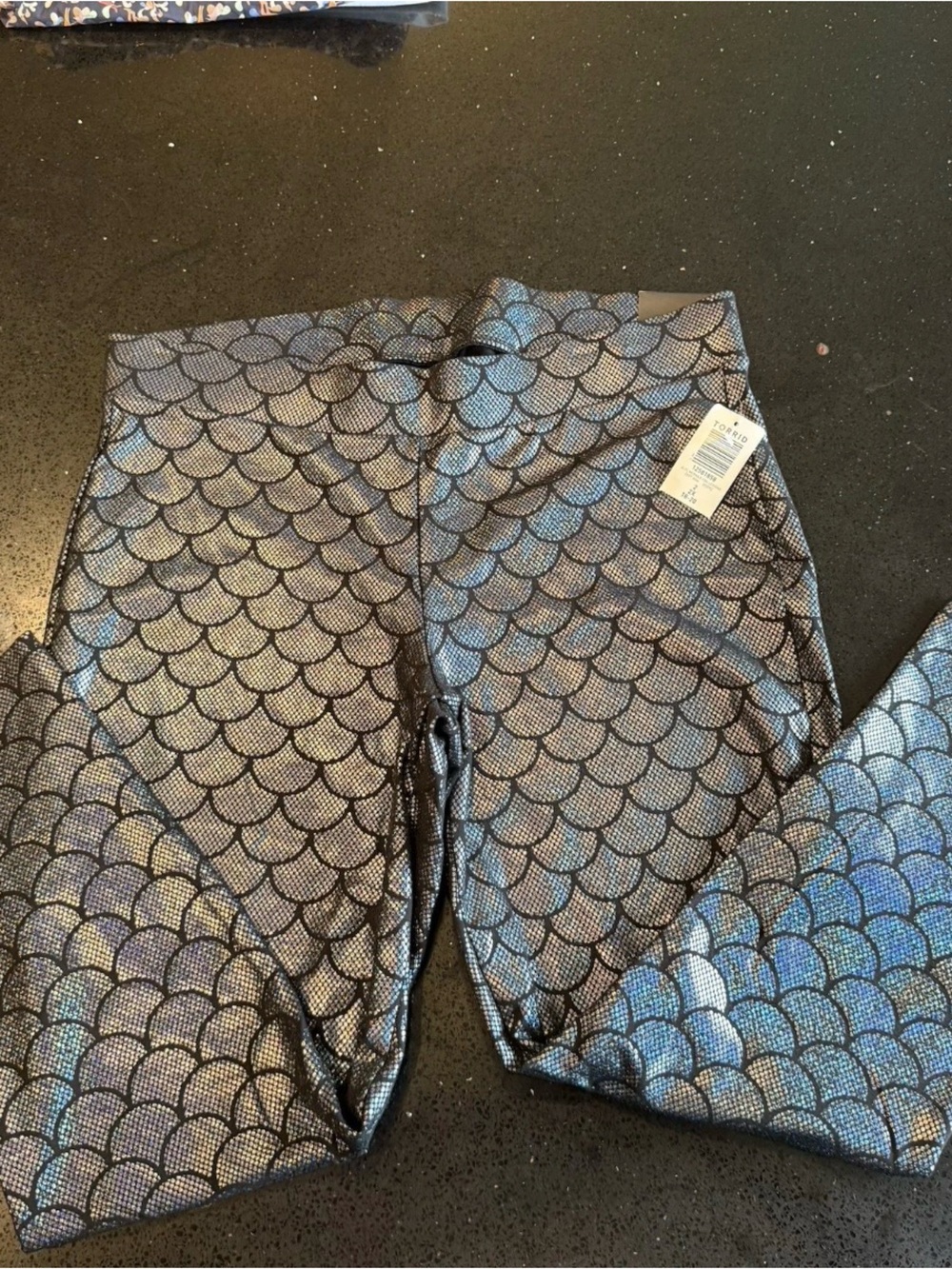 Torrid Active Black Blue Foil Mermaid Stretch Leggings 2X 18-20 Yoga pants